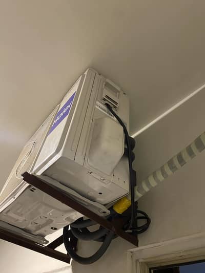 Brand new ac just one month use