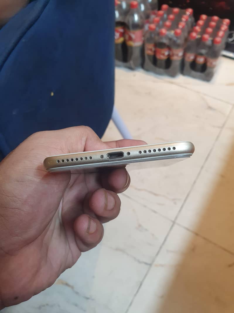 Apple iPhone 7 Plus 1