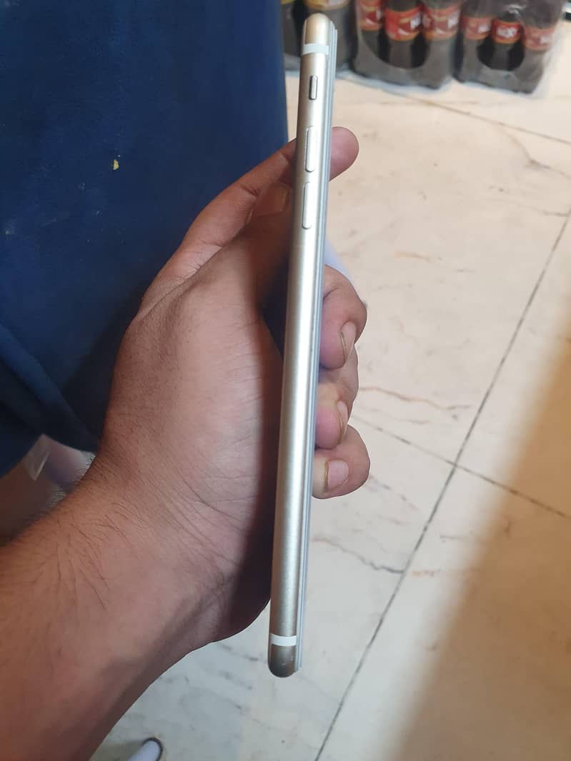 Apple iPhone 7 Plus 3