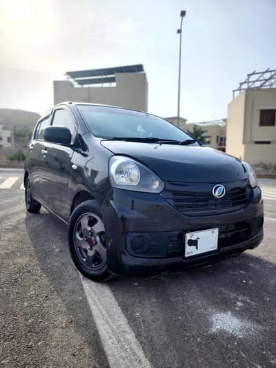 Daihatsu Mira 2012