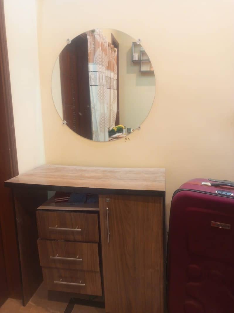 dressing table 1