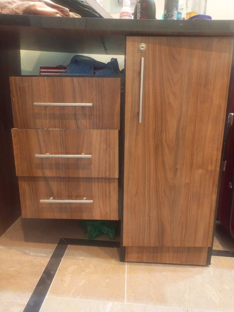 dressing table 2