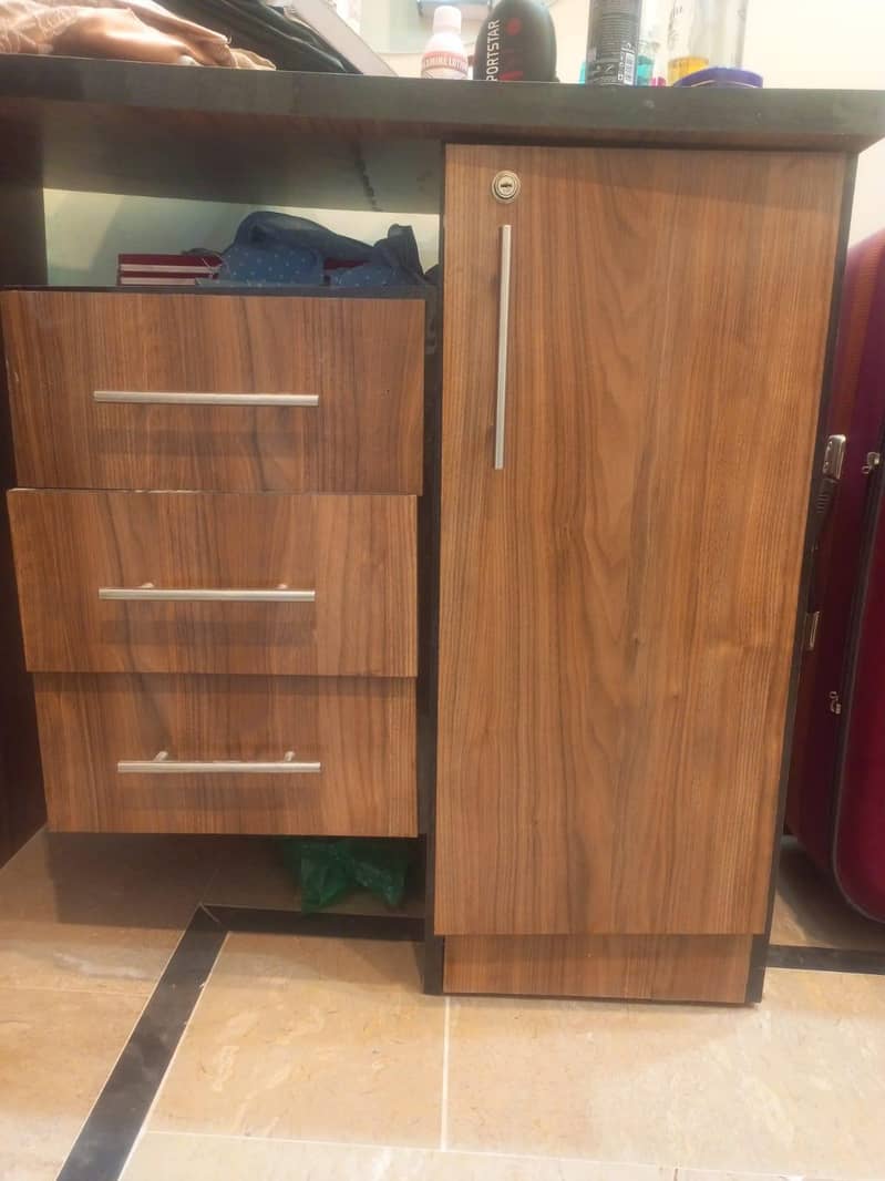 dressing table 3