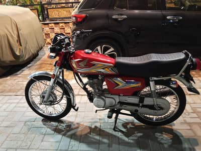 Honda 125 red beauty