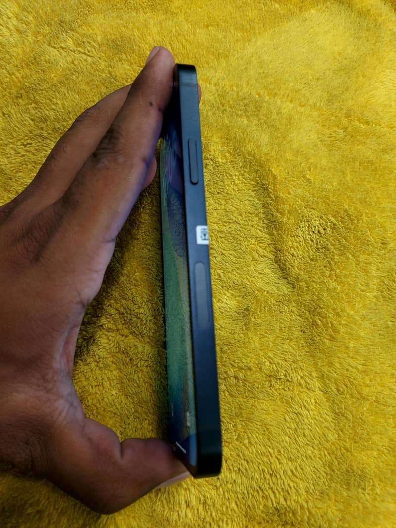 Apple iPhone 12 5