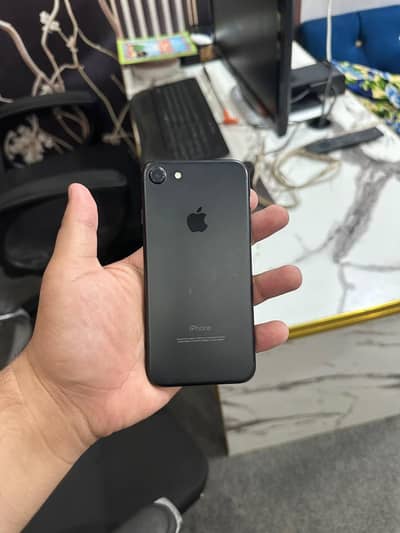 Apple iPhone 7