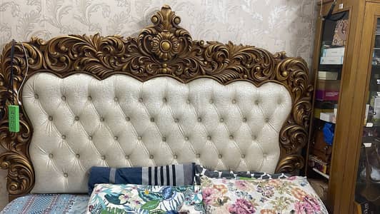 Bedroom king size beautiful sheesham wooden carved pieces