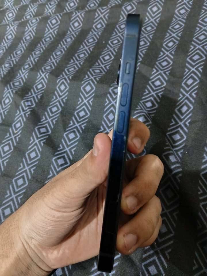 Apple iPhone 14 3