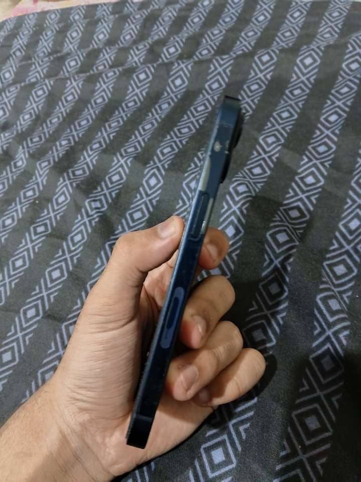 Apple iPhone 14 4