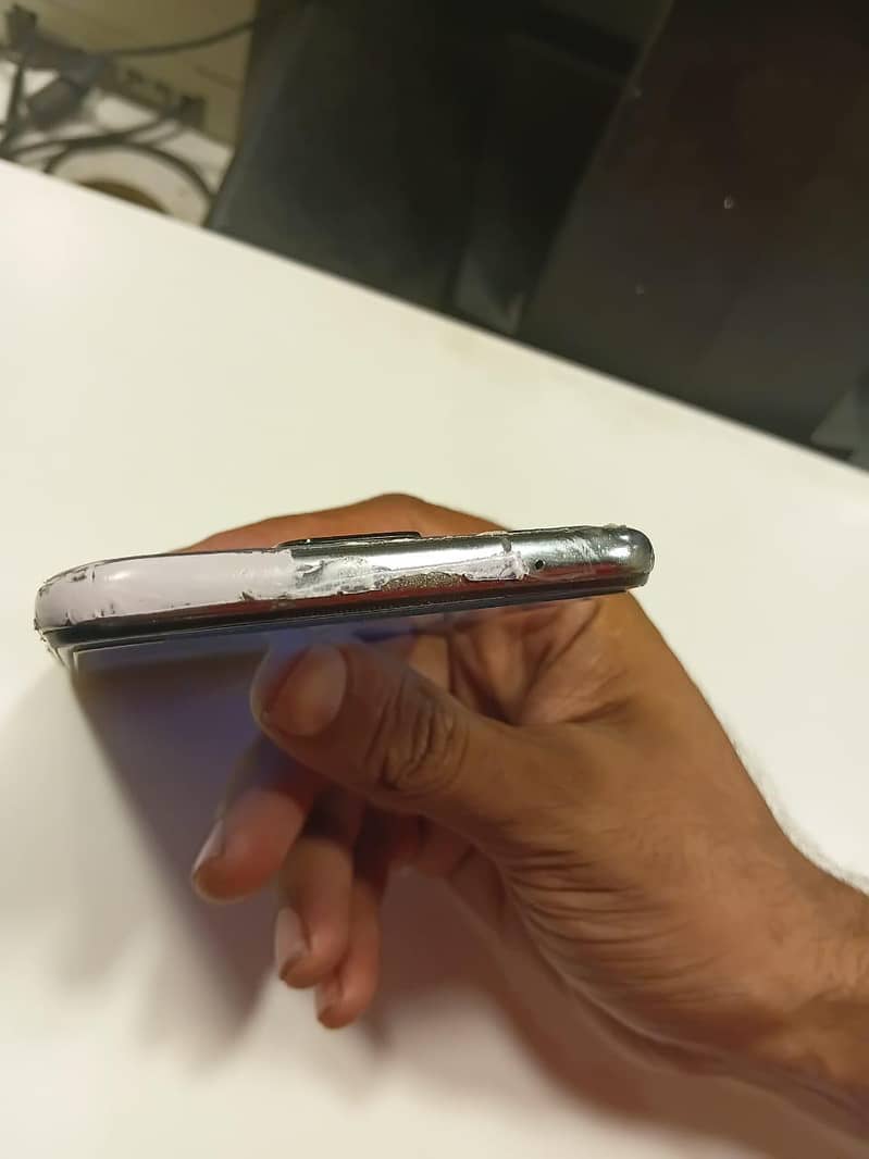 Xiaomi Redmi Note 9S 4
