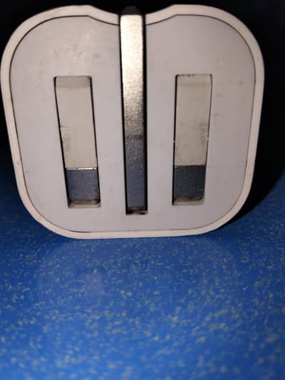 iphone orignal adaptor 20W good condition