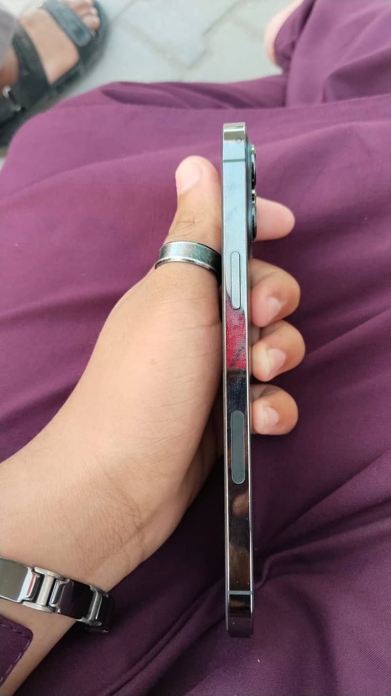 Apple iPhone 12 Pro Max 4