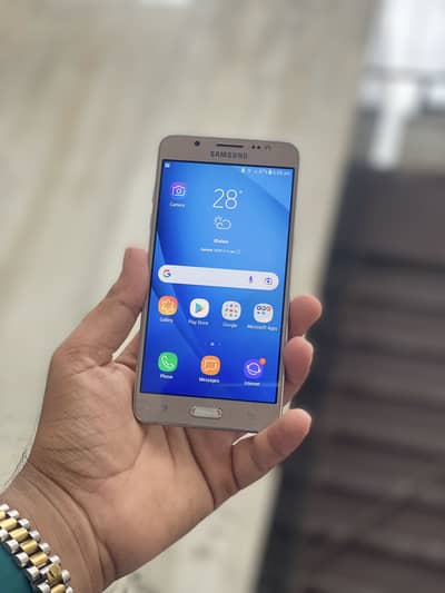 Samsung Mobile J5