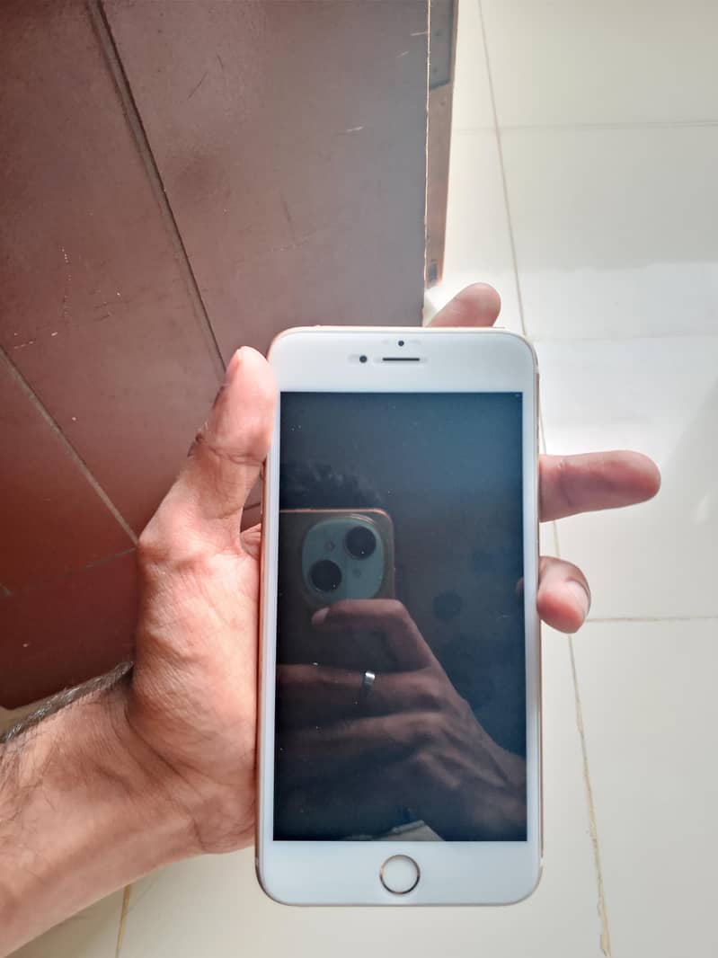 Apple iPhone 6S Plus 5