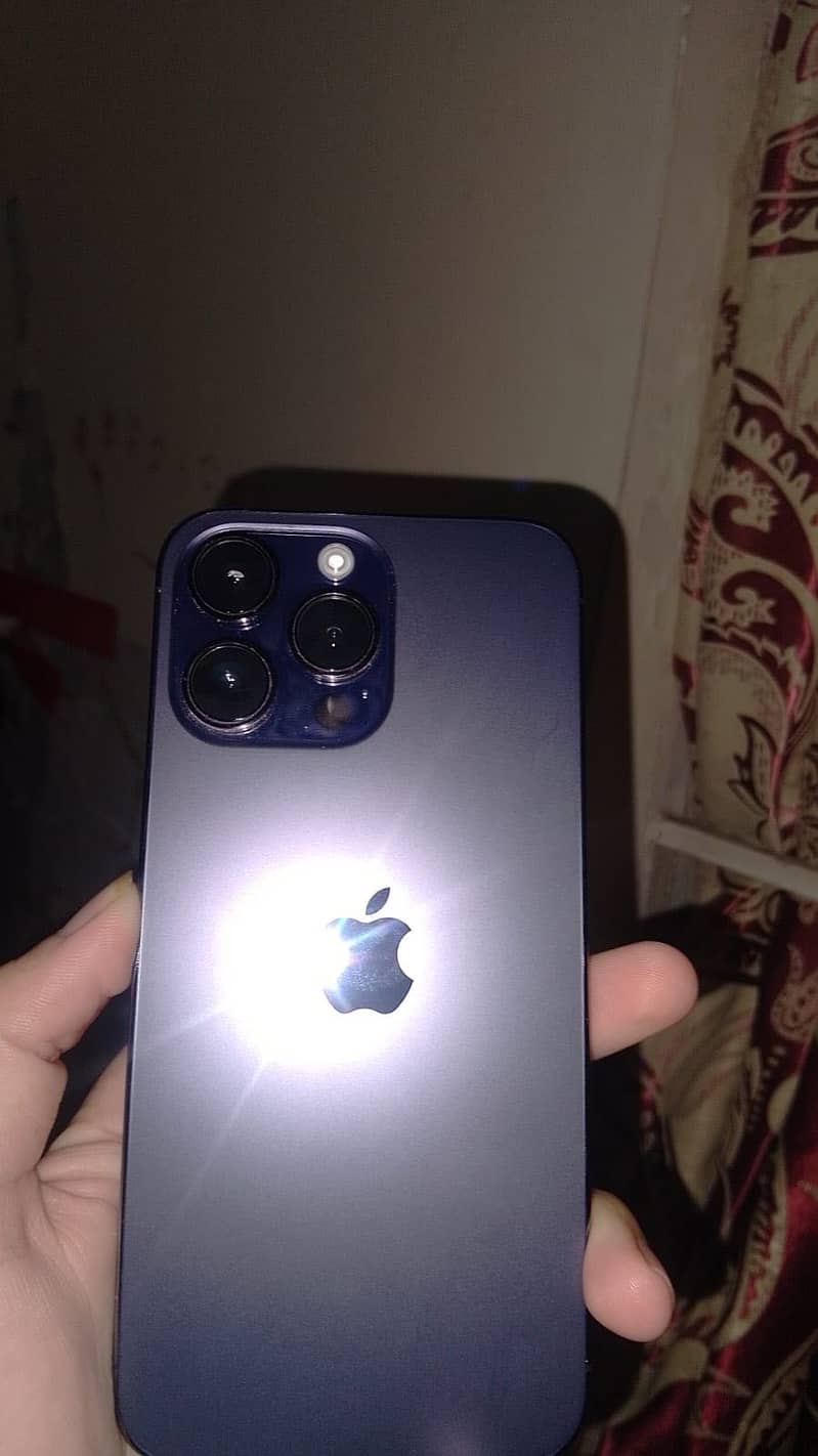 Apple iPhone 14 Pro Max 1