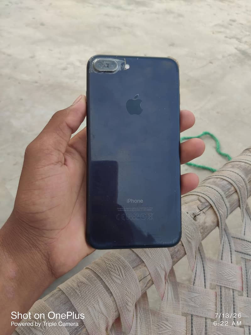 Apple iPhone 7 Plus 0