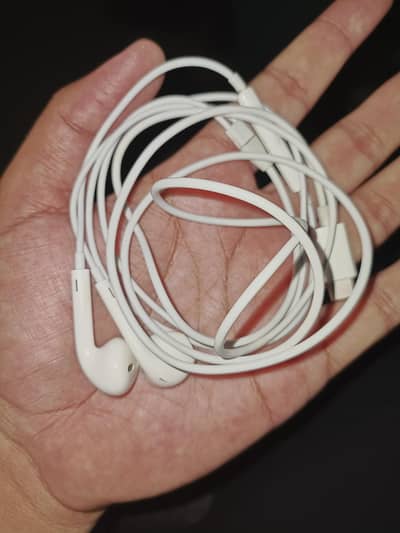 i phone 15 pro max Headphones