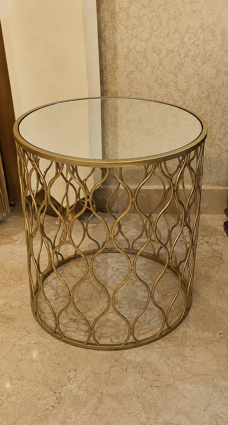 golden table 0