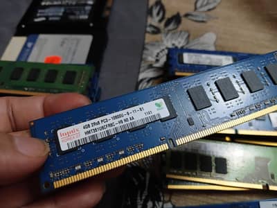 4GB DDR3 RAMs for Desktop 1699RS Each