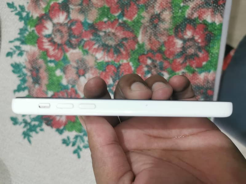 Apple iPhone 5c 4