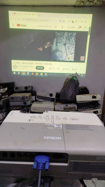 WE HAVE ALL KINDS OF PROJECTORS AVAILBLE IN DUBAI IMPORT 03152965654