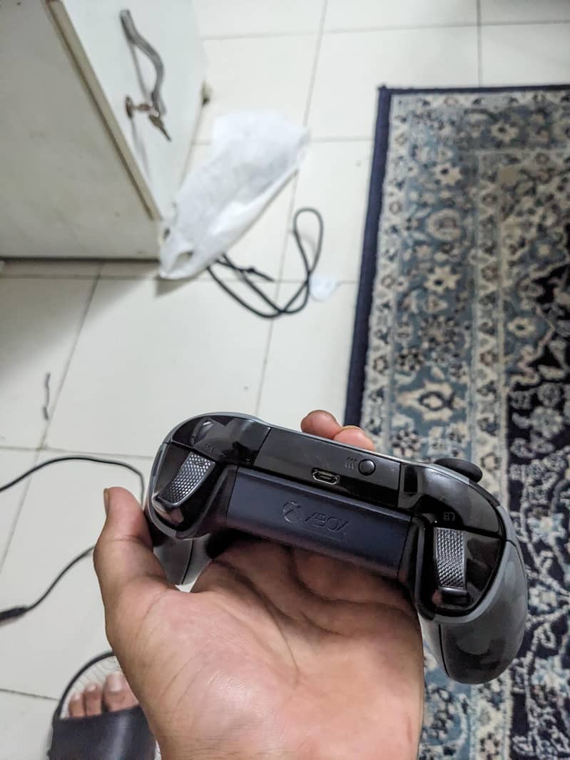 Xbox series one controller 3