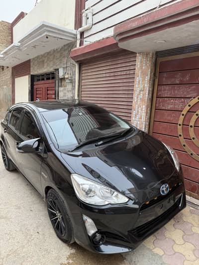 Antique Gift for Toyota Aqua lover  2015-18 pearl black color