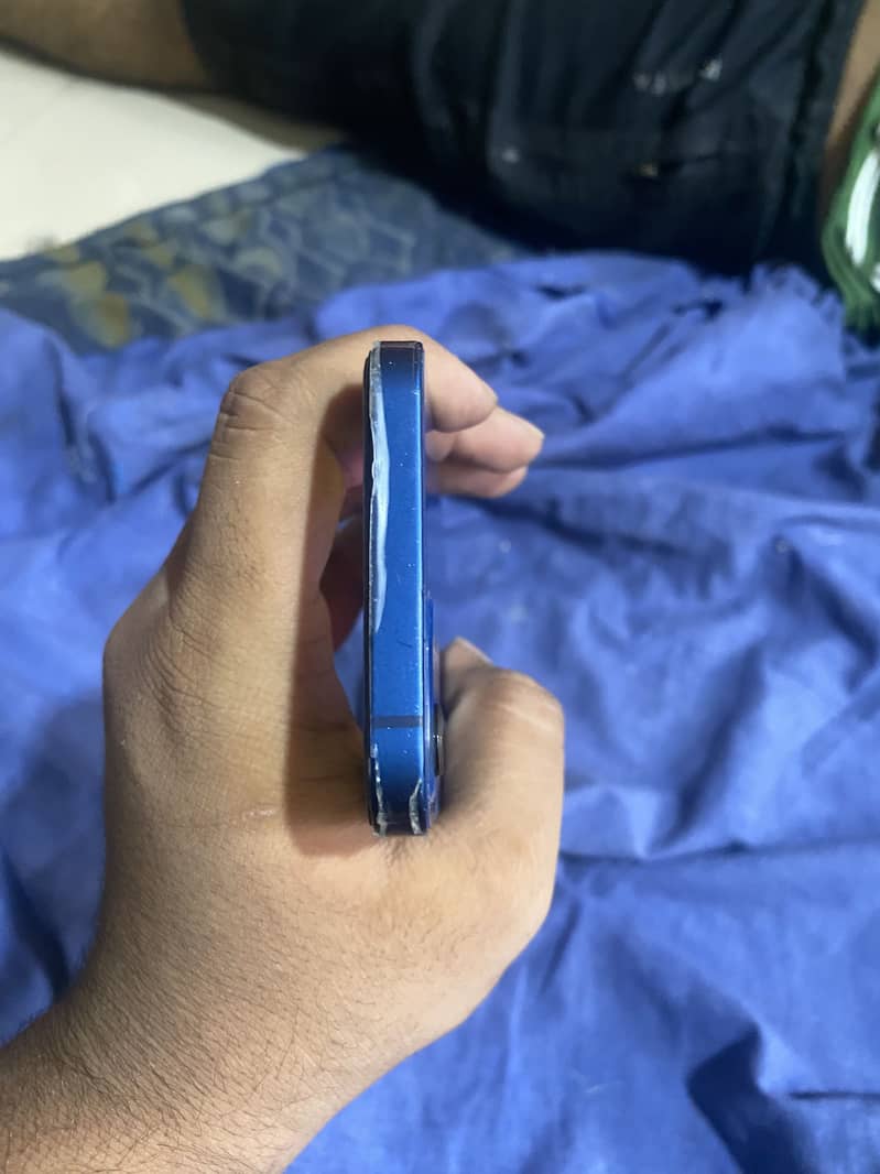 Apple iPhone 12 0