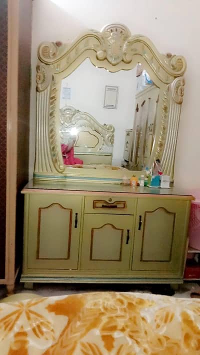Bed, Side table and Dressing Table