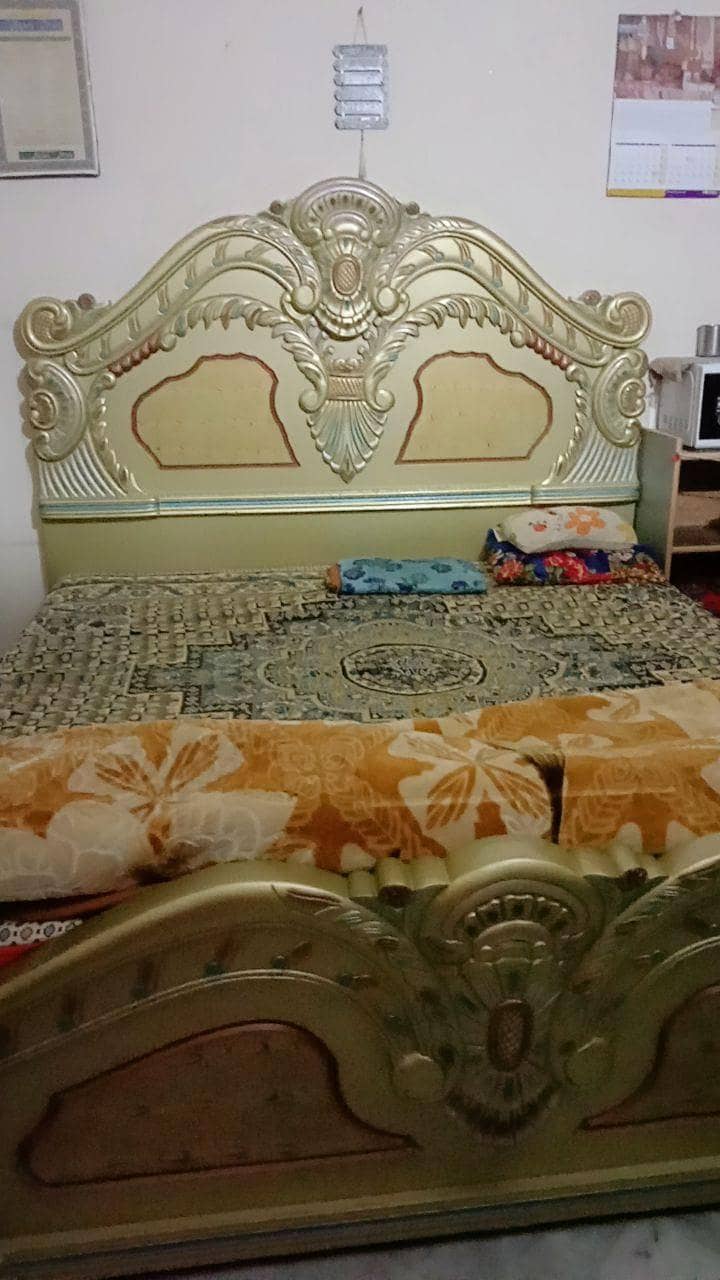 Bed, Side table and Dressing Table 1