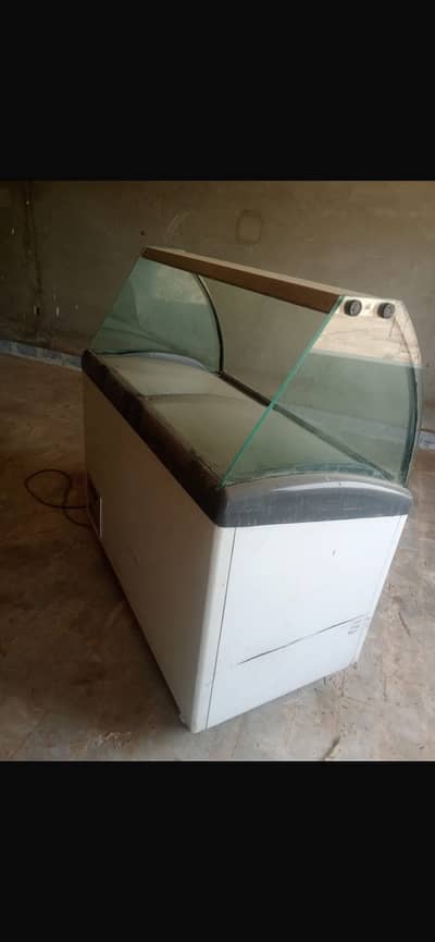 Ice cream chiller
