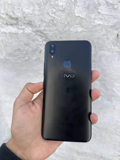 Vivo 1723 (4GB RAM / 64GB Storage)