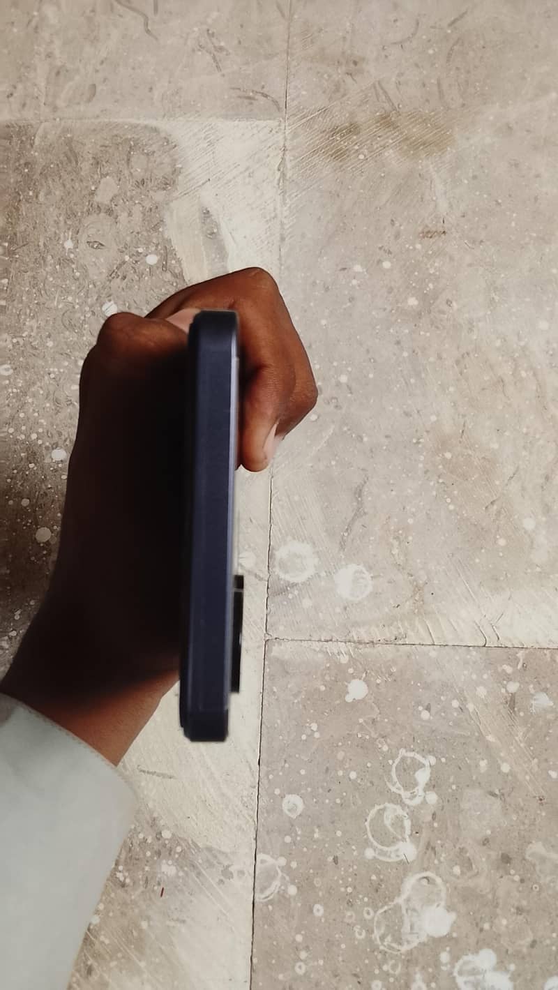 Realme Note 60 4