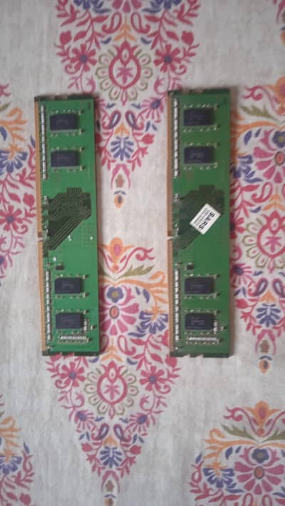 SK Hynix 8GB DDR4 Desktop RAM (4GB x 2 Sticks) – Excellent Condition