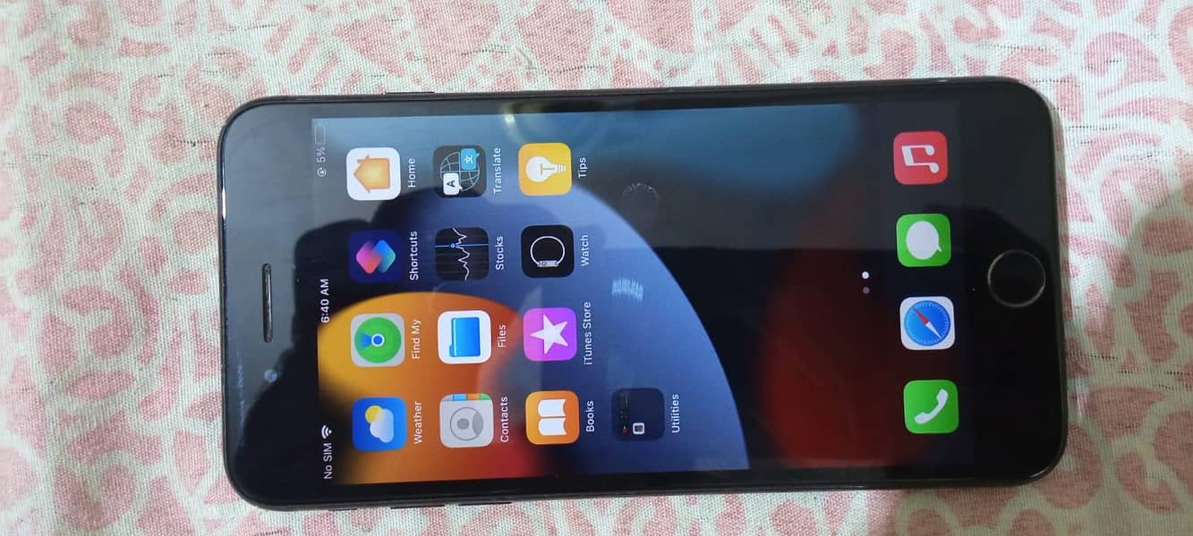 Apple iPhone 7 Plus 1