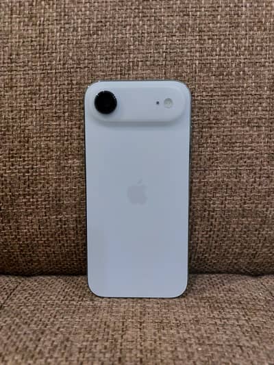 Apple iPhone 17 Air | Factory unlocked | 1 cycle count | 100% bh |