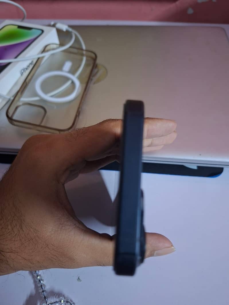 Apple iPhone 14 3