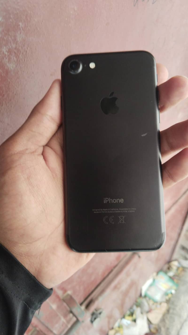 Apple iPhone 7 2