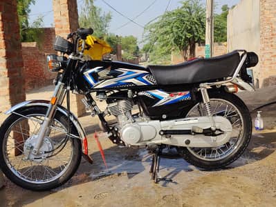 HONDA 125 2025 BLACK