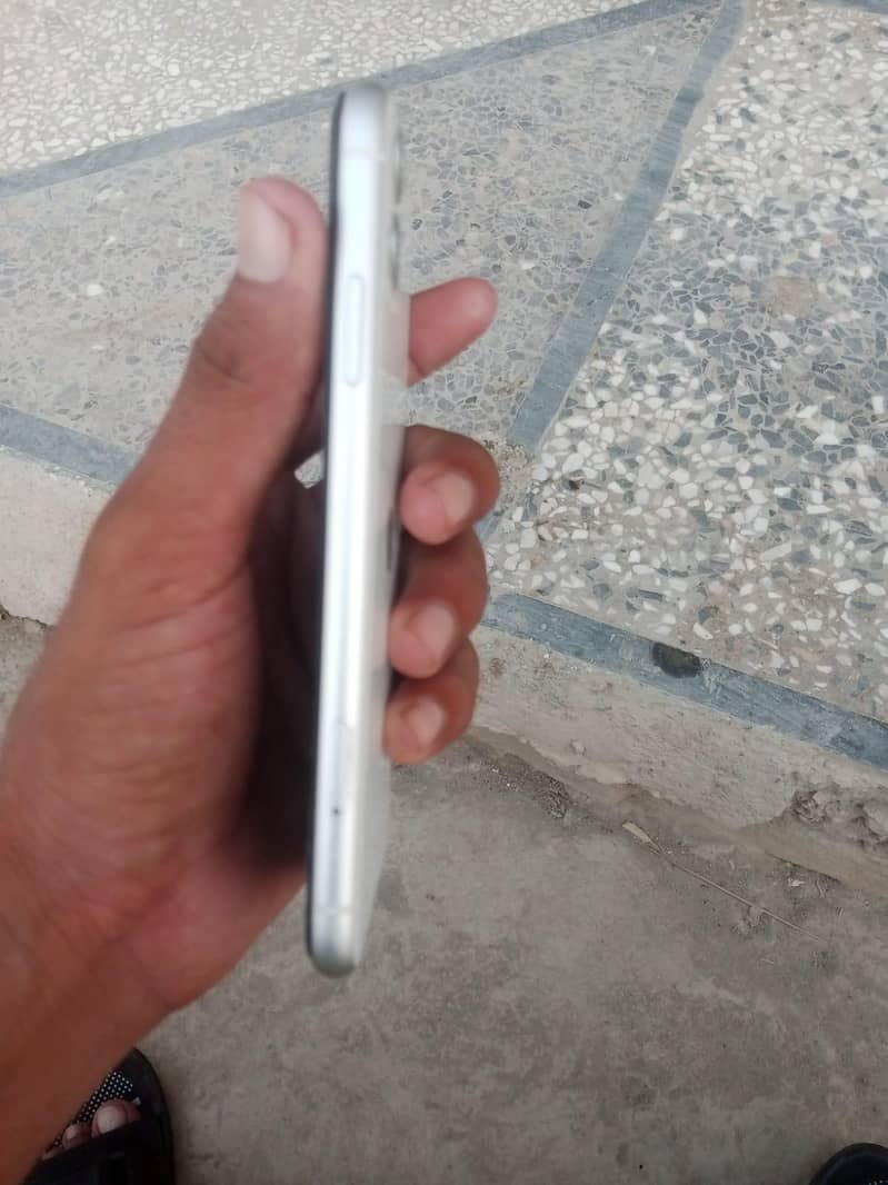 Apple iPhone 11 2