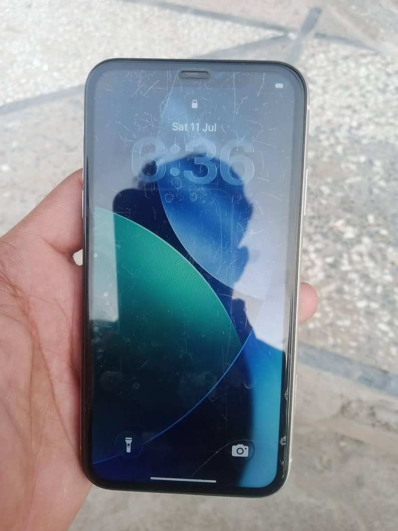 Apple iPhone 11 3