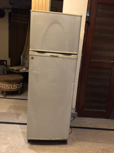 Fridge/refrigerator