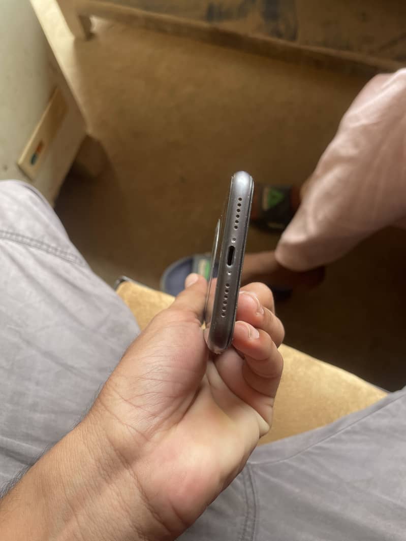 Apple iPhone 11 2