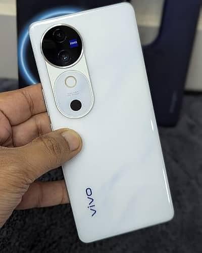 Vivo V40