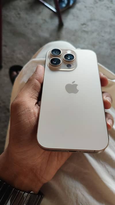 Apple iPhone 16 Pro