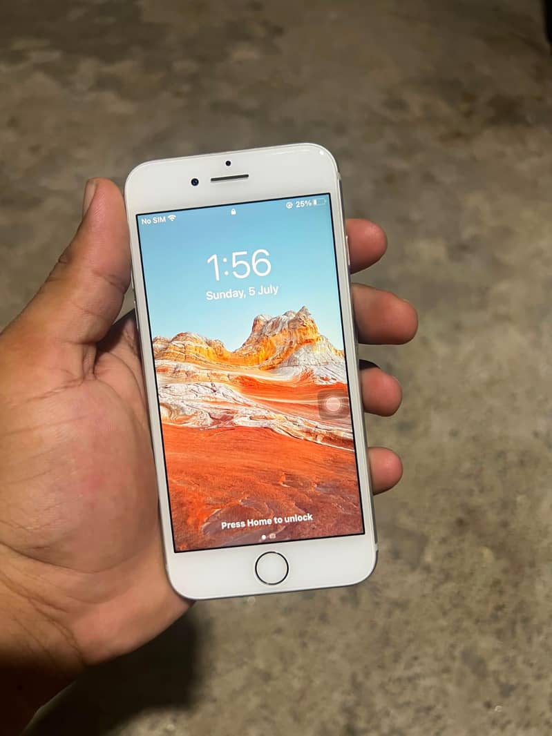 Apple iPhone 7 0