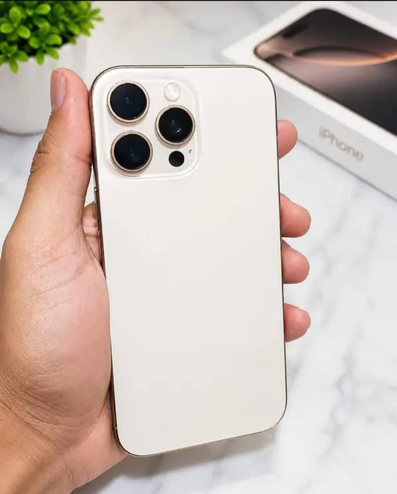 Apple iPhone 16 Pro Max 0