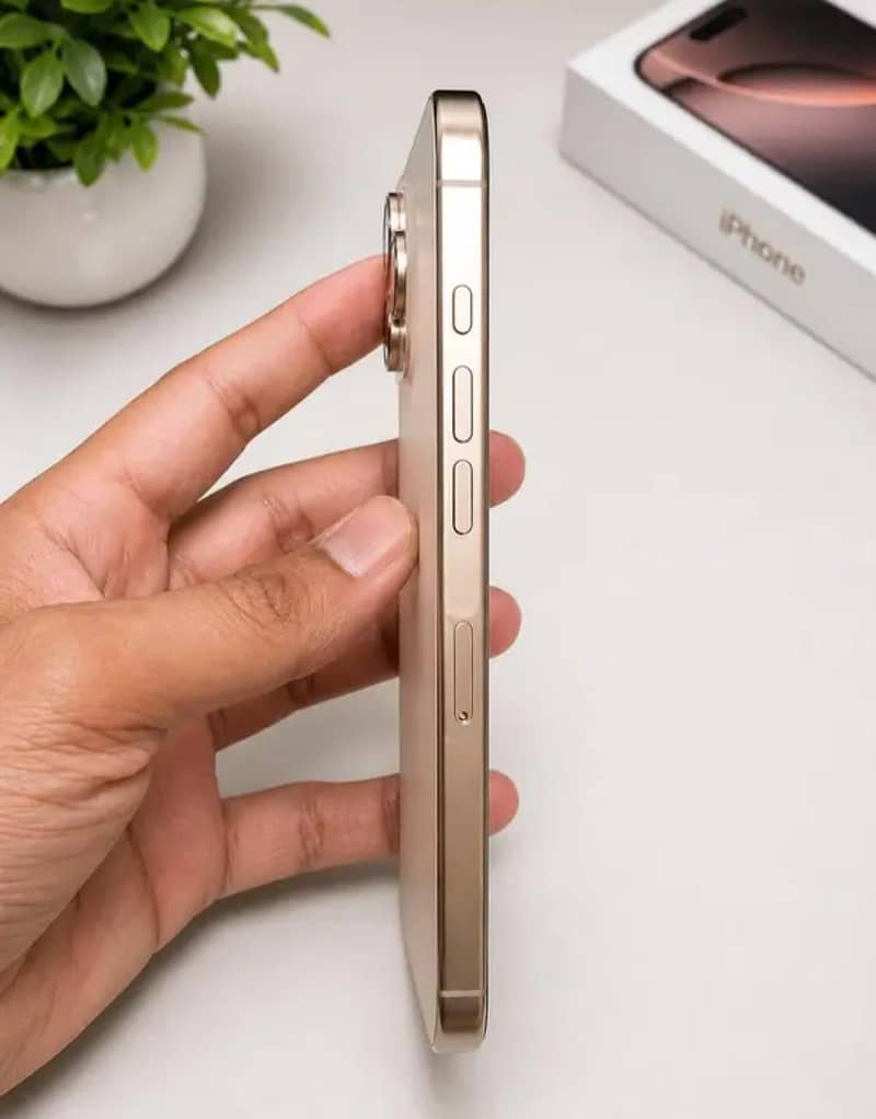 Apple iPhone 16 Pro Max 2