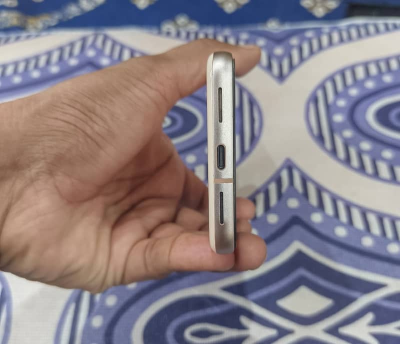 Google Pixel 8 7