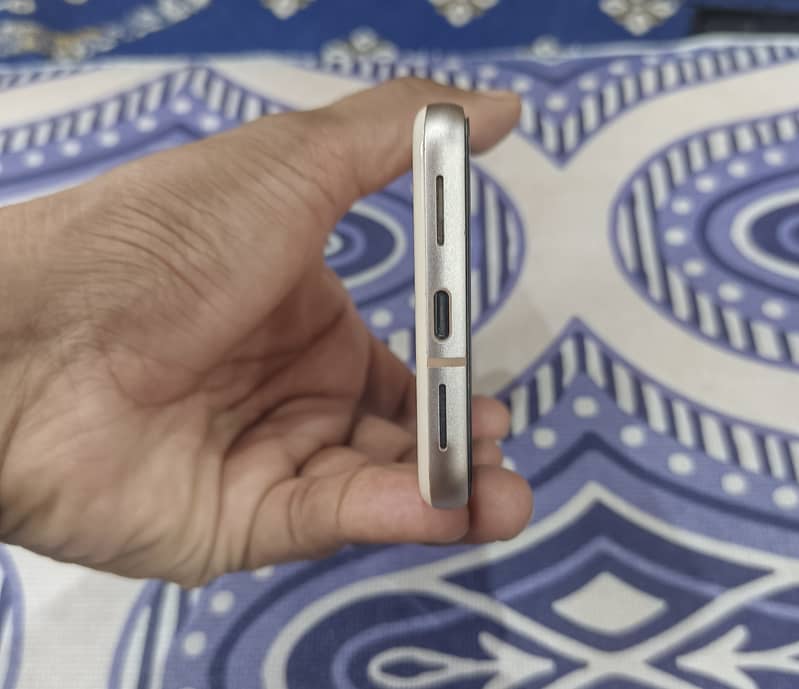 Google Pixel 8 13